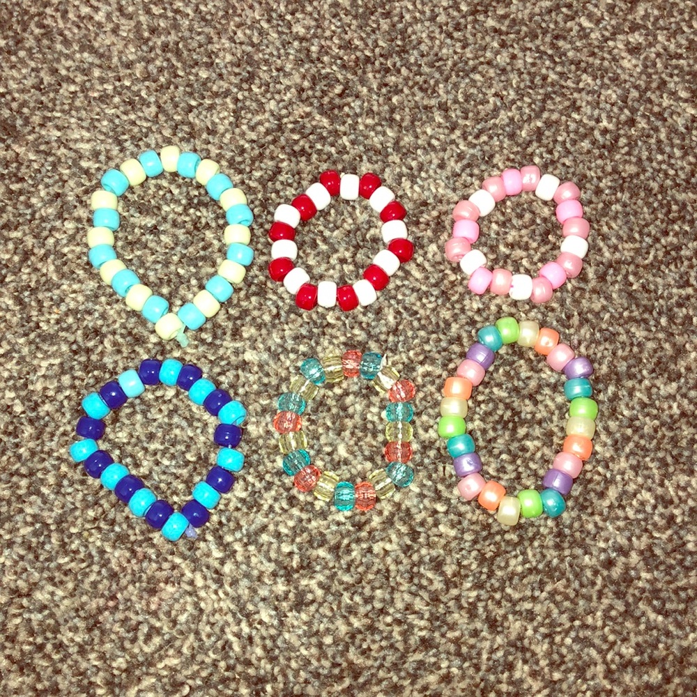 two pack randomized beaded bracelets - handmade ♥︎